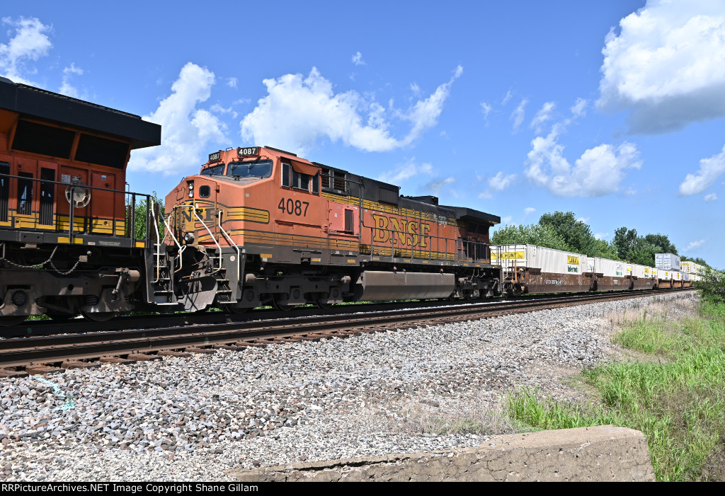 BNSF 4087 Roster shot 